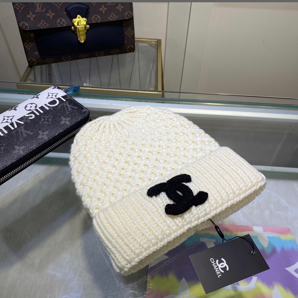 Womens cream colored beanie
